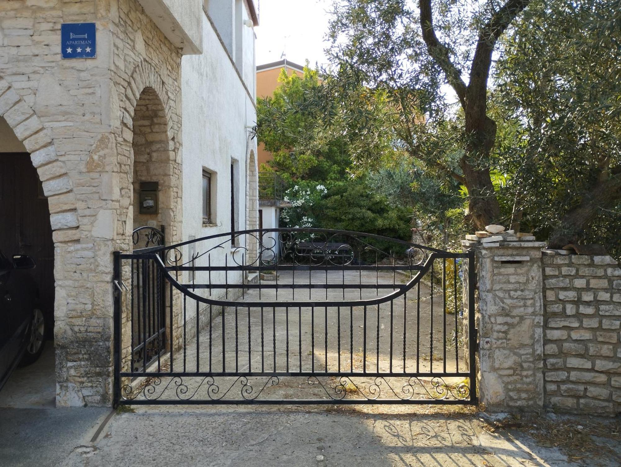 Apartments Dora Медулин Екстер'єр фото